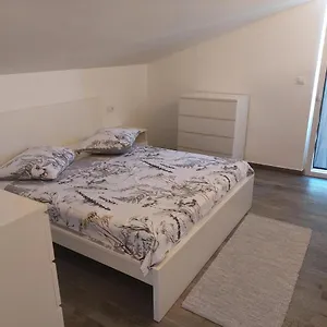zkontrolujte dostupnost